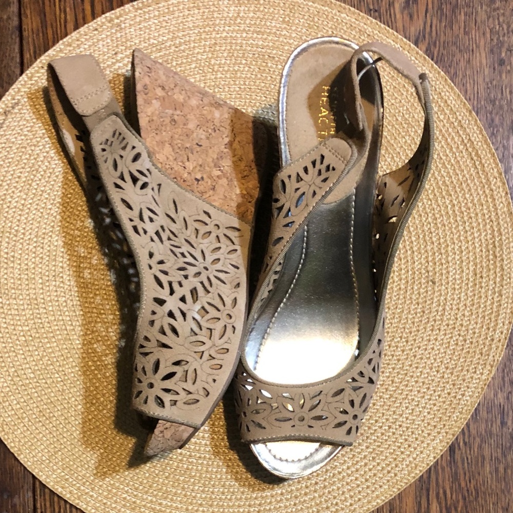 Kenneth Cole Reaction suede wedge sandal tan sz9.5